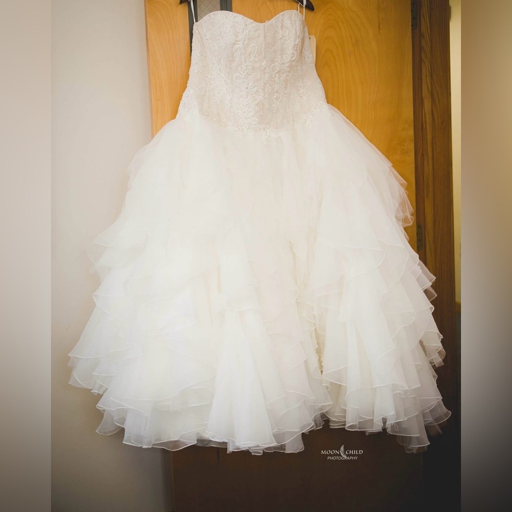 Oleg Cassini Wedding Dress